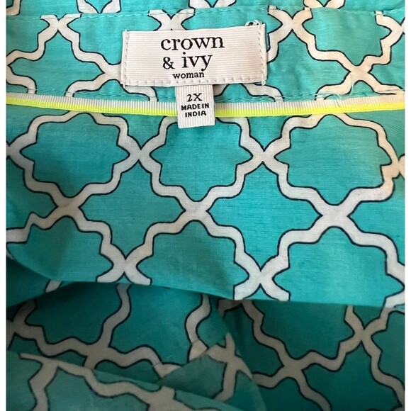 Crown & Ivy Long Sleeve Button Front Shirt  Plus Size 2X  Blue & White - Picture 3 of 5